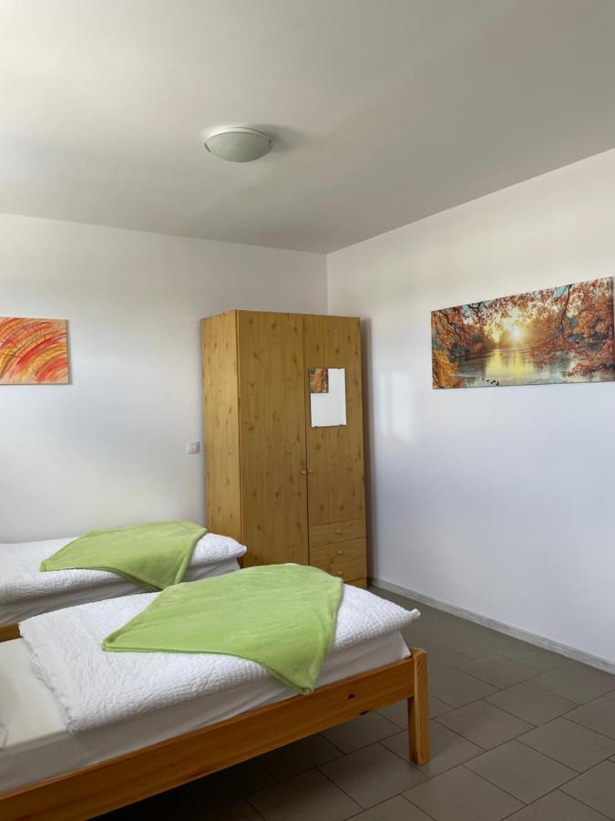 Twt Motel Triptis Luaran gambar